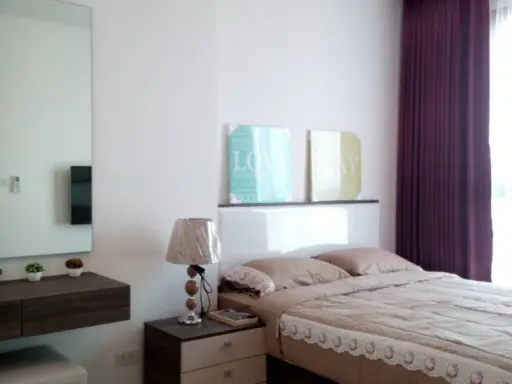 Quinn Condominium for rent, large room, size 45, high floor, fully furnished and electrical appliances in one room.