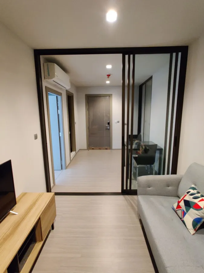 For sale rent Life Asoke-Rama 9, very beautiful room, separated room, very good proportion, great view, hurry to move, don't miss it