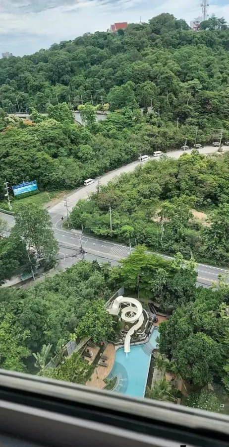 Selling Unixx South Pattaya, 2 bedrooms, great location, spacious living area, beautiful views. Book now!