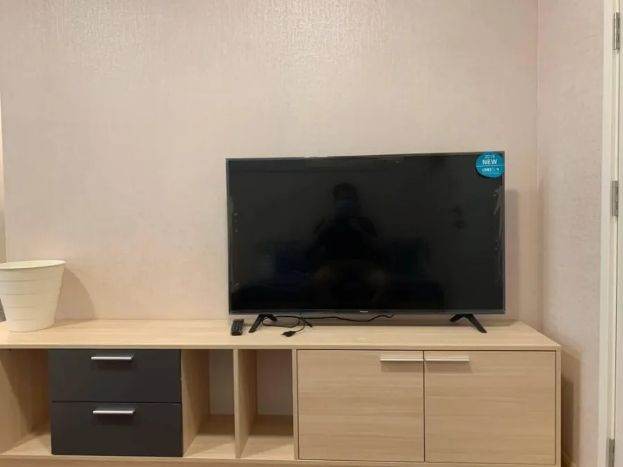 Plum Condo Rangsit Alive 1 for rent, Building C, outside view, bedroom with very beautiful wallpaper Don't miss it