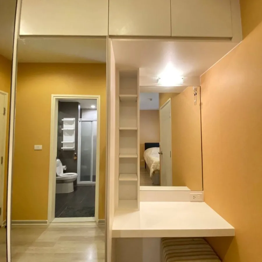 Urgent sale!! Condo Centric Ratchada-Huay Kwang Condo, good location, ready to move in right away, don't miss it!!