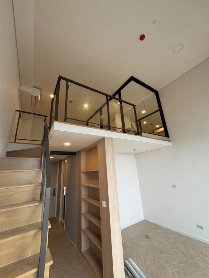 Sell ​​Condo Landmark at MRT Station, 19th floor, Building B Sell empty room, good location, convenient transportation, don't miss