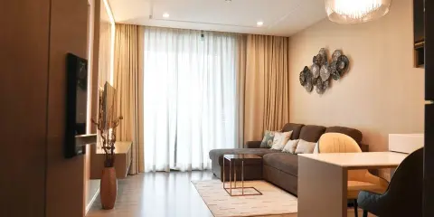 ให้เช่า 333 ริเวอร์ไซด์ ห้องกว้างสุดๆ ตกแต่งสวย โซฟาตัวใหญ่นั่งสบายมาก เตียงนอนน่านอนสุดๆ ด่วนๆ