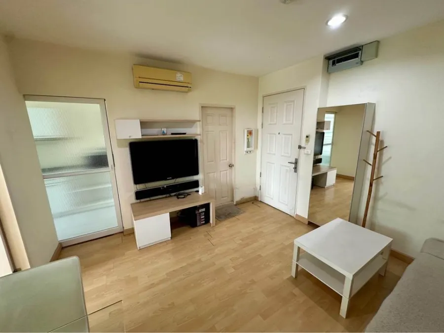 For sale, for rent, Life @ Phahonyothin-Ari, stunning city view, fully furnished, book now and you won't be disappointed.