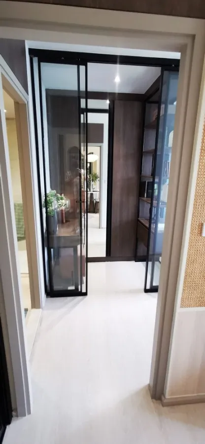 Selling down payment New Cross Khu Khot Station, Building C, 7th floor, garden view, good project, nice to live in. Book now before it slips away.