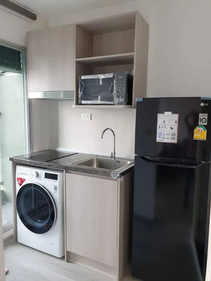 For rent, Elio Sathorn-Wutthakat, private corner room, 20th floor, high view with complete facilities, book now.
