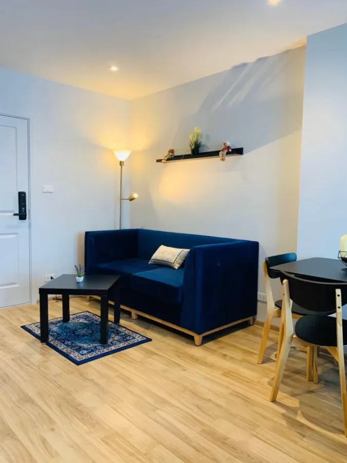 For sale or rent: Newera Ekmai-Ramintra, 7th floor, corner unit, fully furnished, ready to move in. Book now!