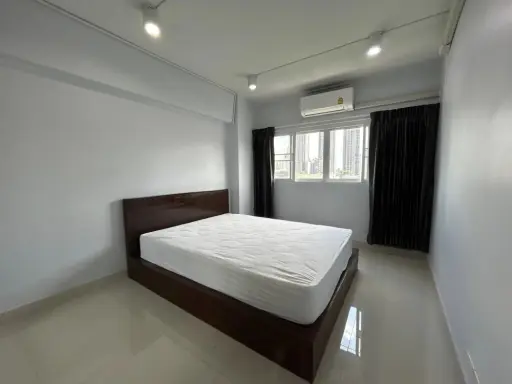 For rent Thonglor Tower Condominium ชั้น 10 ได้วิวสูง มาพร้อมสิ่งอำนวยความสะดวกครบ จองเลย images
