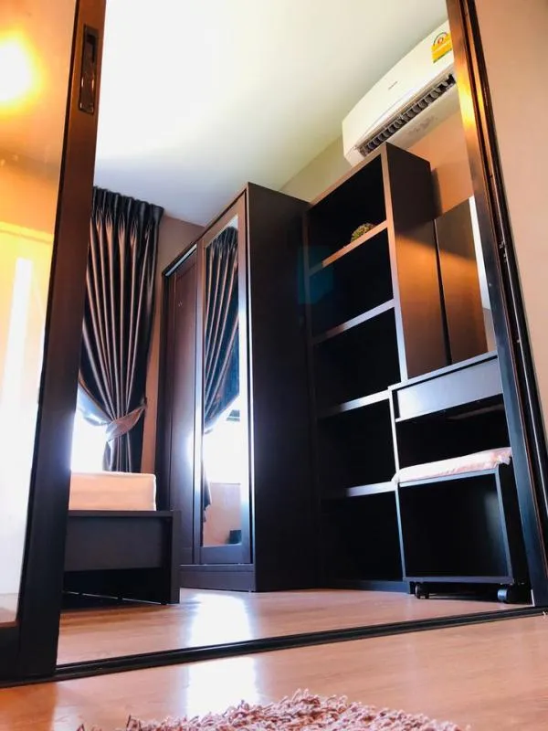For rent Aspire Sathorn-Taksin ผนังติดวอล ได้มองวิวเมืองแจ่มๆ ห้องแต่งครบเหมือนได้อยู่บ้าน ห้ามพลาด