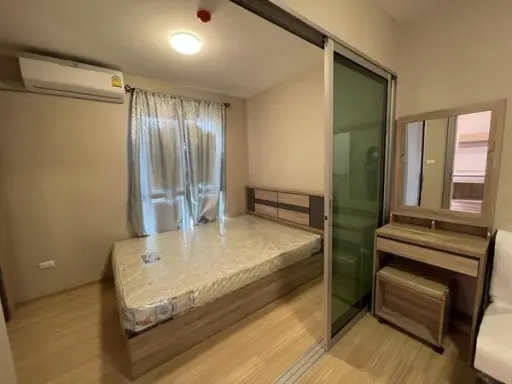 For rent, Plum Condo Chaengwattana Station, partitioned room, east facing, airy and comfortable, just come and stay.