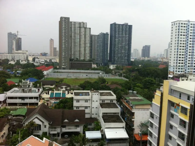 Condo for rent, Lumpini Ville Sukhumvit 77, beautiful room, lots of furniture, beautiful city view, good location, suitable for working people, near BTS.