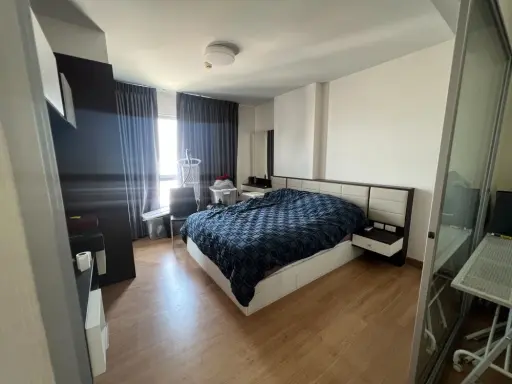 Condo for sale Supalai Veranda Ratchavipha-Prachachuen The sofa is wide and comfortable to sit on, and it's on a high floor. Reserve quickly.