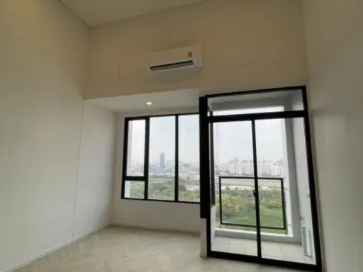 Selling down payment on Landmark @MRTA Station, spacious room, good project, nice location, book now, don't miss out.