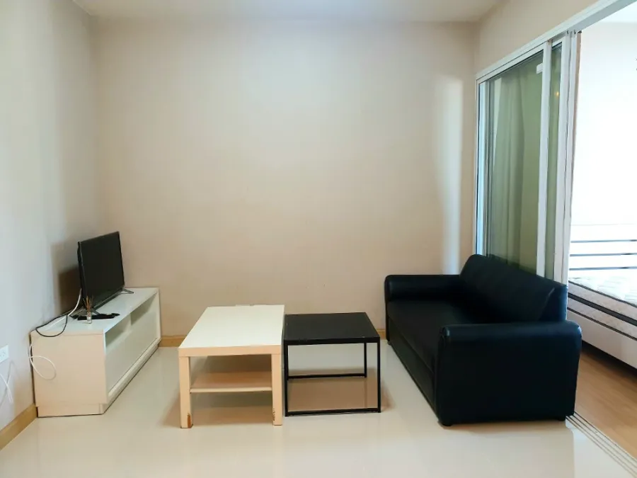 For rent, Fuse Mobius Ramkhamhaeng Station, 12A floor, beautiful room, fully furnished with furniture and electrical appliances.
