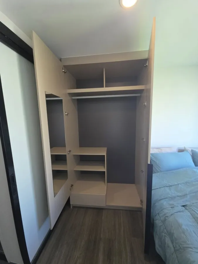 For rent: Flexi Sathorn - Charoen Nakhon, 8th floor, view of the BTS Skytrain and Icon Siam, fully furnished. Book now!