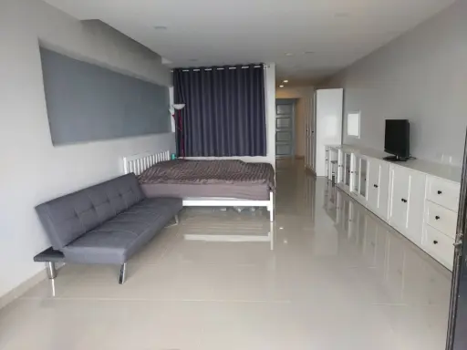 For rent, Sunshine Beach Condotel (Jomtien), spacious studio room, sea view, fully furnished, ready to move in. Reserve now.