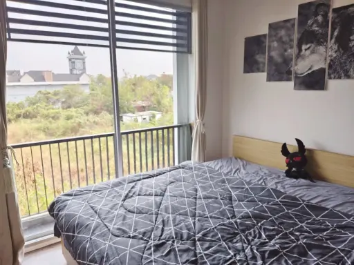 Selling A Space Me Sukhumvit 77. Enjoy green space views, close to nature, and a very relaxing atmosphere. Fully furnished and decorated. Book now!