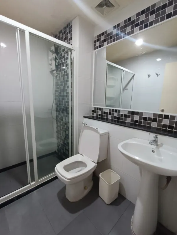 ให้เช่า รีเจ้นท์ โฮม 15 ห้องรีโนเวทปูพื้นใหม่ทั้งหมด ได้วิวโล่งอากาศดีสุดๆ หิ้วกระเป๋าเข้าอยู่เลยจ้า