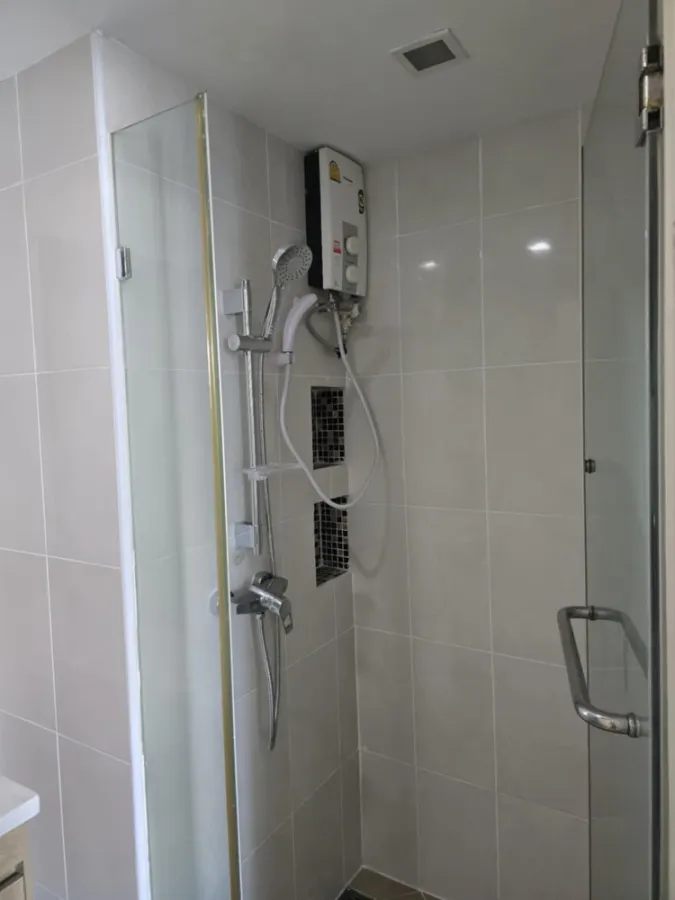 For rent: Lugano Ladprao 18, a large, spacious room with plenty of usable space. Great price. Come reserve today. Don't miss out!