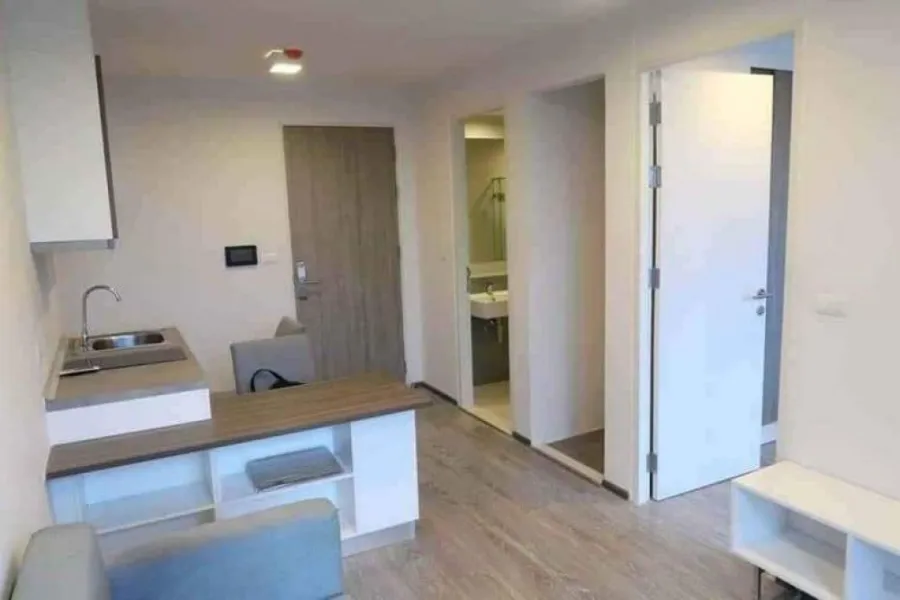 ด่วนๆ ห้องตกแต่งครบครัน วิวรถไฟฟ้า เฟอร์บิวท์อิน พร้อมเข้าอยู่ ที่ Condo Zelle Rattanathibet เช่า