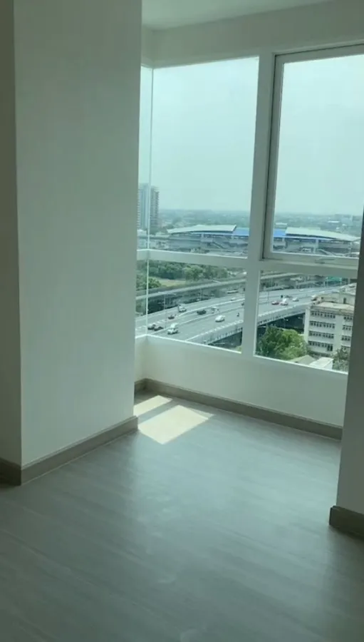Condo sales down Supalai Loft Sathorn-Ratchaphruek, corner room, 2 bedrooms, 15th floor, pool view, good price, don't miss it