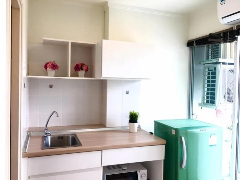 Condo for rent Lumpini Ville Chaengwattana-Pakkret. Carry the bag right away. Next to Chaeng Watthana Road