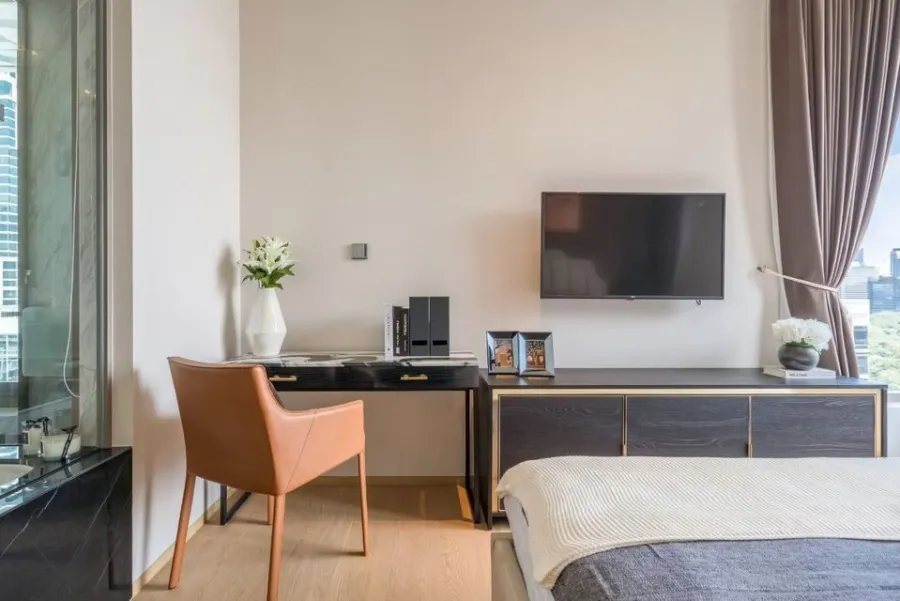 Condo for sale, rent Saladaeng One, corner room with privacy, 12th floor, panoramic Lumpini view, book now