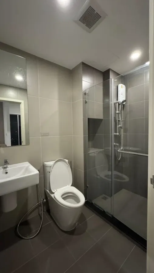 For rent, Elio Sathorn-Wutthakat, beautiful room, fully furnished, book now, urgently.