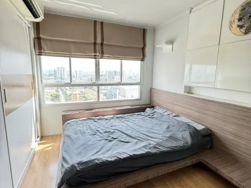 Condo for rent, Lumpini Park Pinklao, decorated with built-ins, very livable, panoramic city view. Complete here.