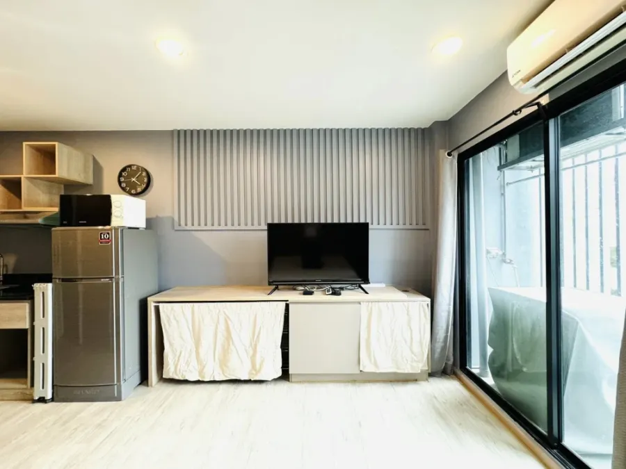Urgent sale: The Excel Udomsuk, fully furnished room, ready to move in, great price, come and reserve your place today.