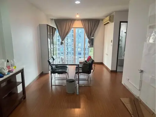 For sale: Diamond Sukhumvit, 10th floor, corner unit, very quiet and private, lots of usable space, don't miss out!