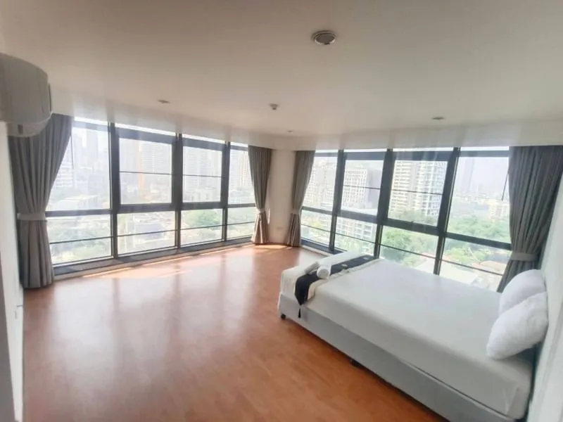 For rent urgently!! Condo The Waterford Park, Sukhumvit 53, 14th floor, beautiful room, fully furnished, ready to move in. Don't miss it!!