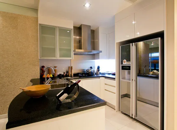 For sale or rent: Mövenpick White Sand Beach, a luxury beachfront condo in Pattaya. Premium location, stunning sea views, spacious and airy rooms. Boo