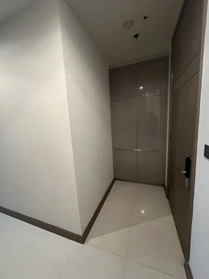 ให้เช่า The Esse at Singha Complex ห้องกว้างพื้นที่ใช้สอยเยอะ ทำเลดี ส่วนกลางสุดปัง วิวสวย จองเลย