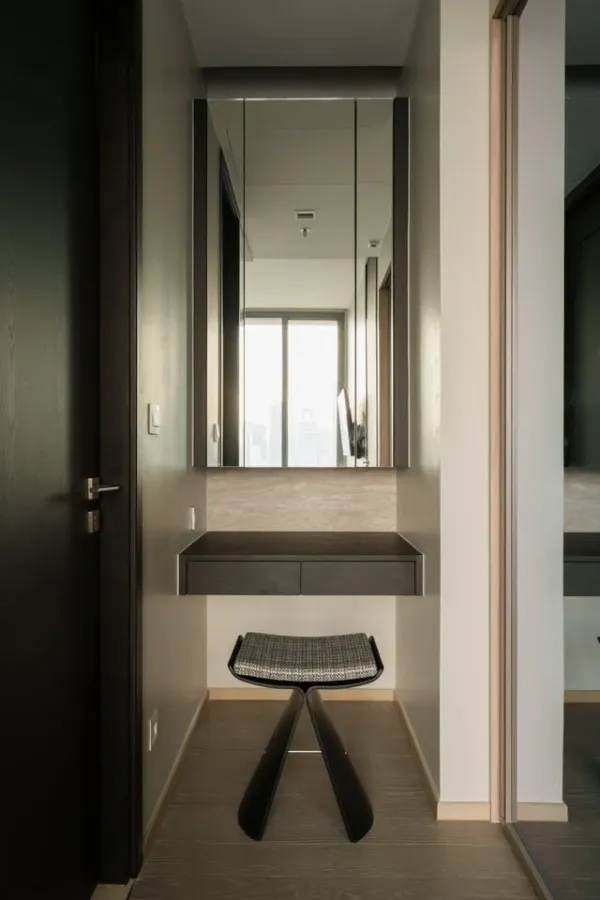 For rent: The Esse Asoke. A perfect blend of modern living and stunning built-in furnishings. You won't be disappointed after booking!