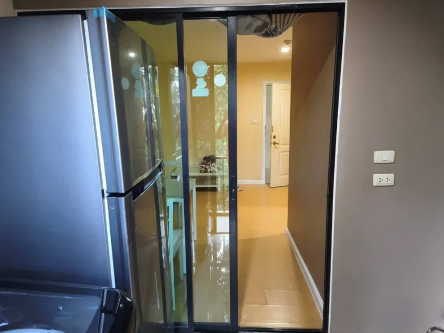For rent: iCondo Sukhumvit 105. Ready to move in, fully furnished. Just bring your belongings! Don't miss out!