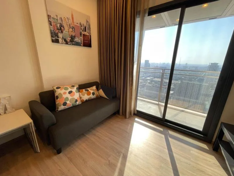 Condo for rent, The Line Phahon-Pradipat. Pradiphat road view, new room, fully furnished, ready to enter immediately. Rent it now.
