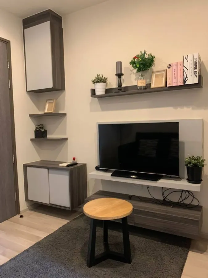 Condo for rent, Centric Huai Khwang Station, nice room, fully furnished, great price, if you don't book, you're seriously missing out.