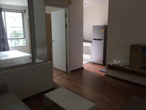 this room is not hot The sun does not reach to stay cool. Not far from BTS at Condo U Vipha Ladprao. Urgent sale!!