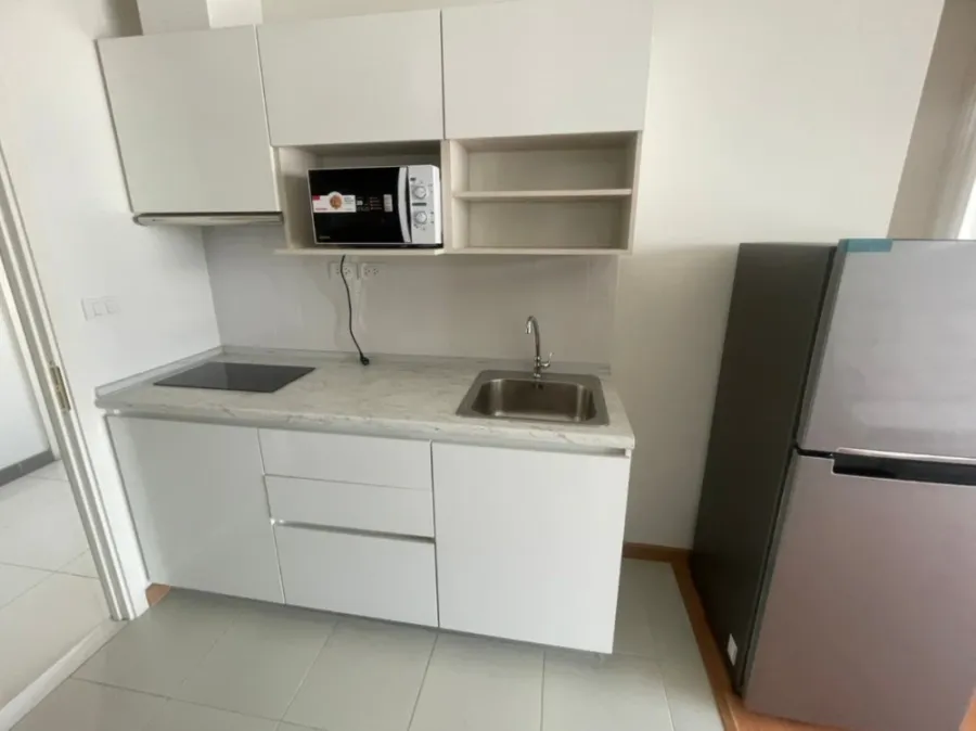 For rent: The President Petchkasem-Bang Khae, high floor, fully furnished, spacious and comfortable room. Reserve now before it's too late.