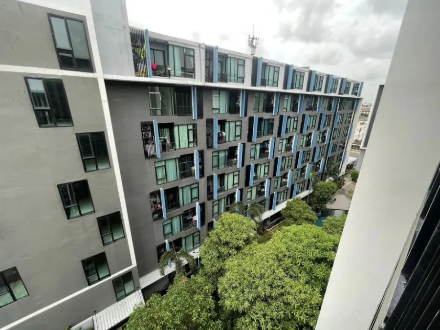 Sell / rent Fresh Condo, 2 bedrooms, 2 bathrooms, very spacious room, super big sofa Fully furnished. Don't miss it. Book now.
