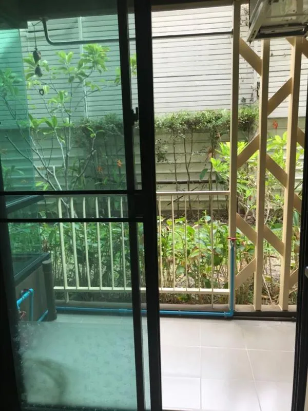 For rent! Condo by the garden, quiet, shady, cool, easy to find food, convenient to travel, The Niche Ladprao 48