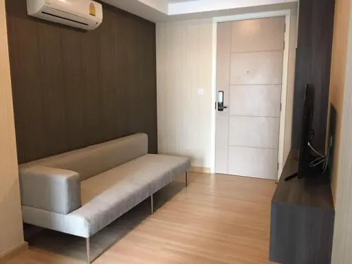 For rent Knightsbridge Skycity Saphanmai, 28 sqm, top floor, south, open view, furniture, ready to move in.