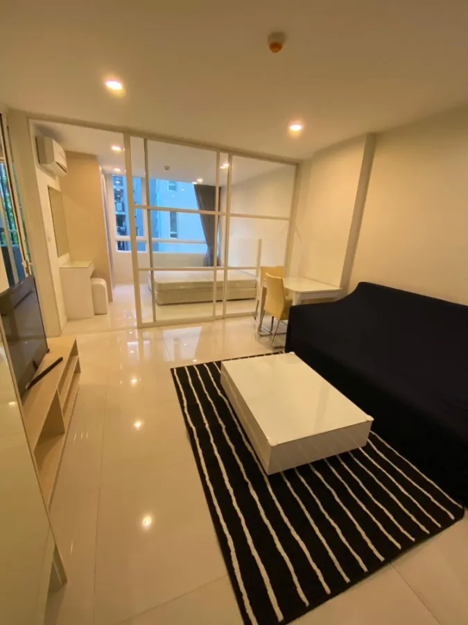 Elements Srinakarin for rent, corner facing the garden Complete facilities, very good price, hurry to book.