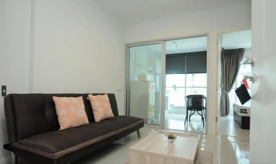 Rent a Aspire Rama 9, 17th floor, with high views with complete facilities. Don't miss it.