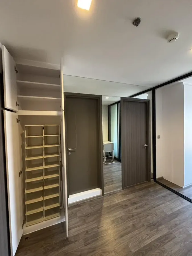 For rent: Life Ladprao Valley, a lovely room with complete amenities and beautiful, unblocked views from a high floor. Book now!