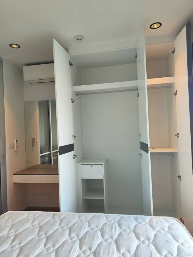 For rent: The President Phetkasem - Bang Khae. Fully furnished (Index furniture) and equipped with numerous appliances. Don't miss out!