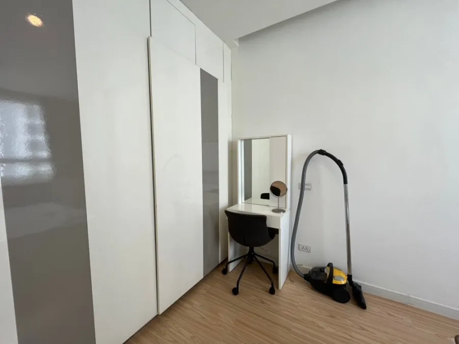 For rent!! Condo T.C. Green, 18th floor, nice room, fully furnished. Just come and move in. Don't miss out!!