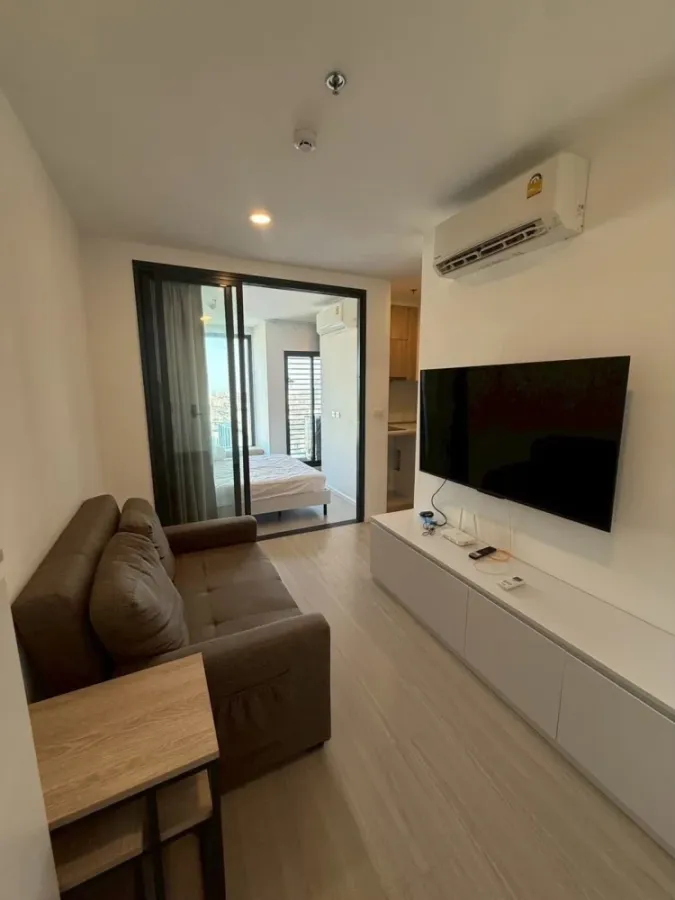 For sale or rent: DENIM JATUJAK, 1 bedroom, 1 bathroom, high-quality built-in furniture. Move-in ready!