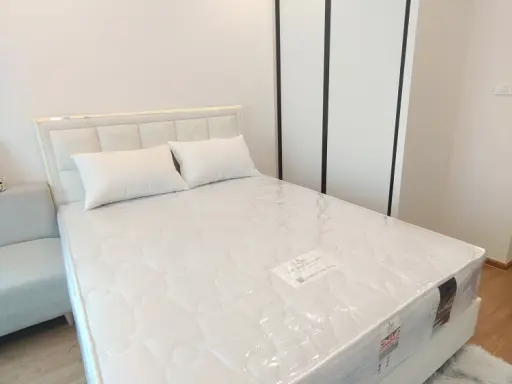 For rent: The Livin Ramkhamhaeng, a lovely room, fully furnished with appliances. Just bring your bags and move in. images